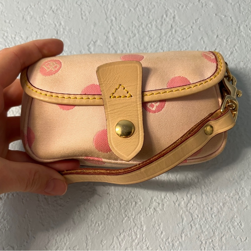 Dooney & Bourke pink wristlet logo